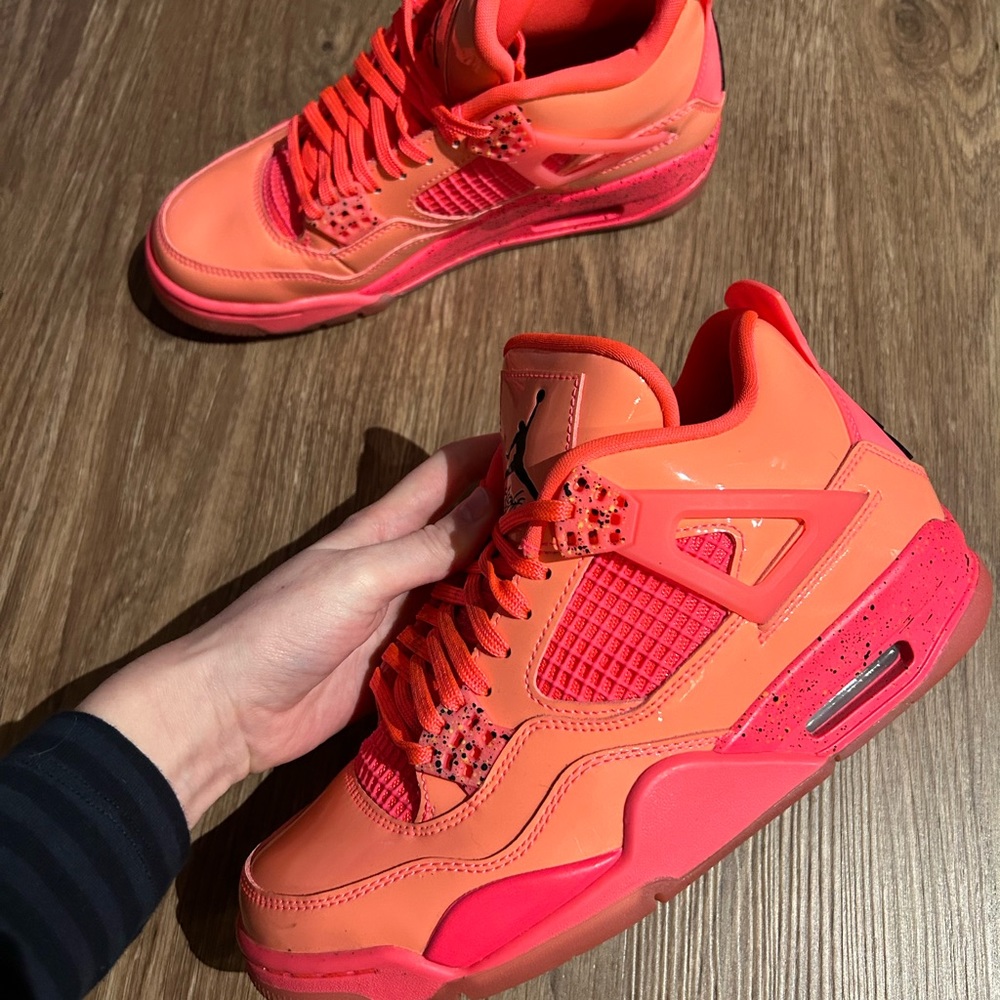 NEW JORDAN 4 “hot punch”